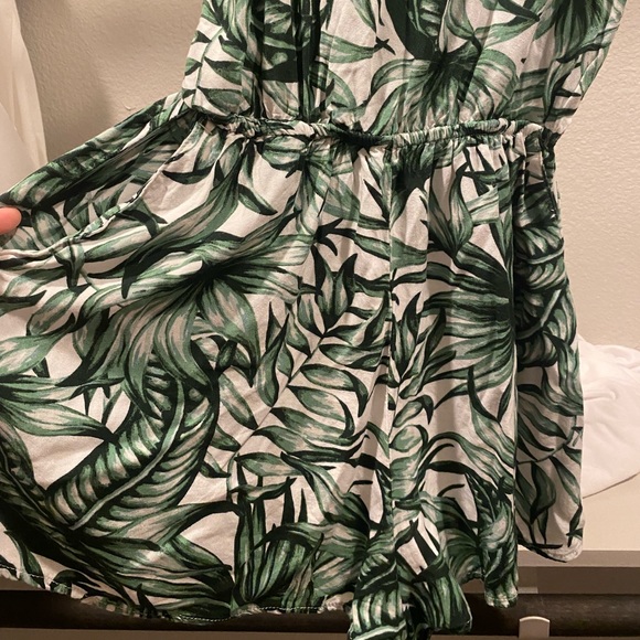 H&M summer romper - Picture 2 of 2